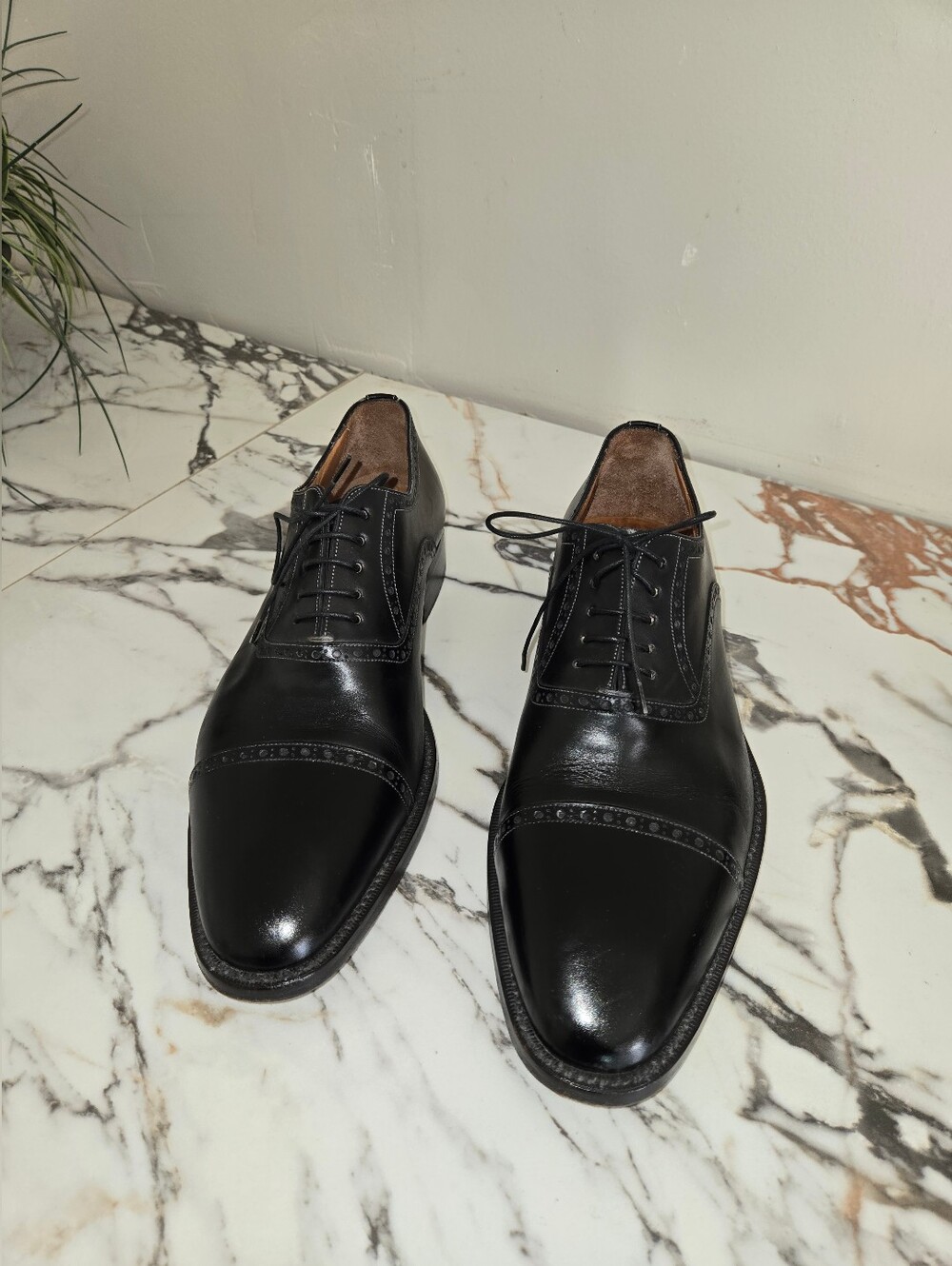 Santoni Men's Oxford Black Shoes, Size 10 1/2, Retails For $1,300.00